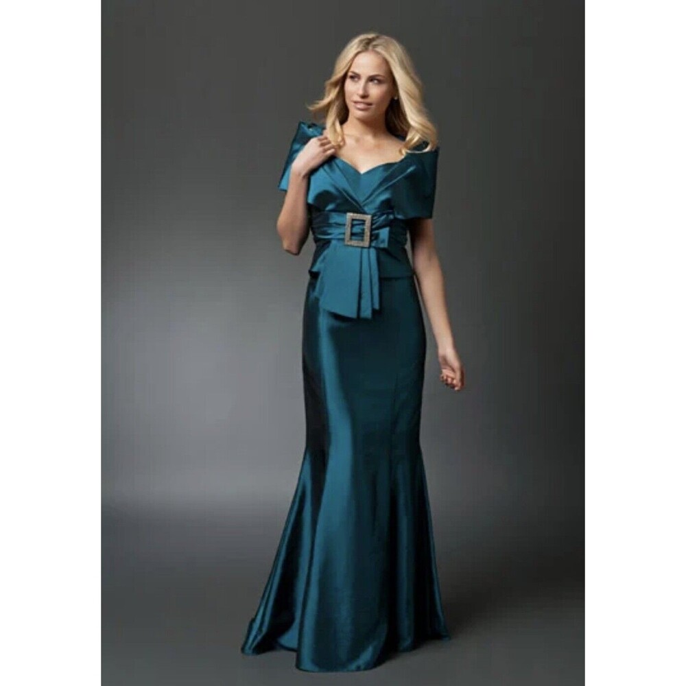 Daymor Couture 1033 V Neck Evening Dress New Champagne Size 6 MSRP $650